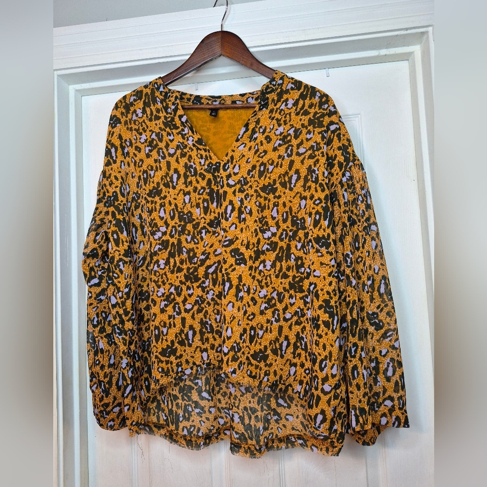 Jessica Simpson Leopard Print V-Neck Blouse Size Large